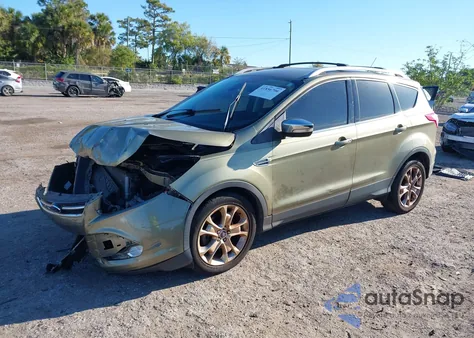 2014 Ford Escape Titanium z USA, uszkodzony, nr VIN 1FMCU0JX8EUA10915